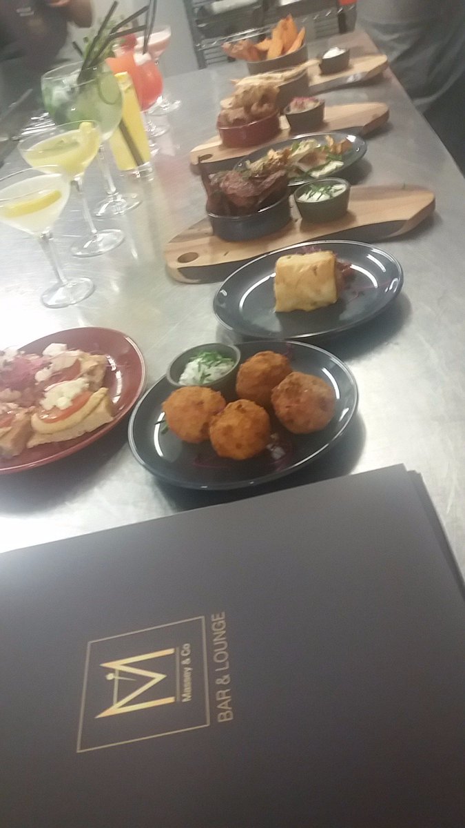 trevorpaulclark's tweet photo. #britishtapas #klhour @Dukes_Head_ https://t.co/l6bVL9qZ5v