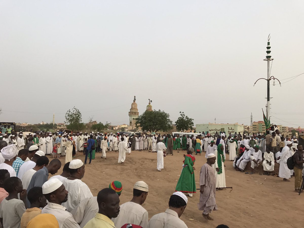 KICS_CAS's tweet image. Impressive and incredibly friendly. Had to Talk, French, German, and English.