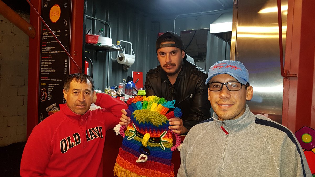 CesarCoronelrp's tweet photo. La mejor atención en #UmaDiablo #UmaRocks #UMAStyle frente al conjunto 2 Hemisferios en la Av Manuel Córdova Galarza https://t.co/xroPStN4SR