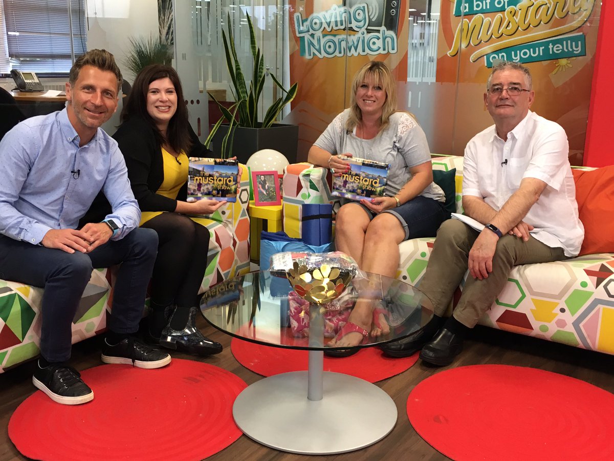 LittleStar_Holt's tweet photo. @MustardTV This year as promised bigger and badder collection for the homeless @SundownUK @RadioDaveTaylor https://t.co/euj4SusteD