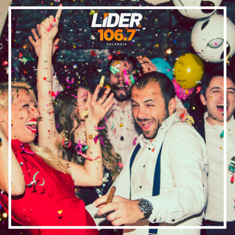 ¡Se viene el fin de semana! Y ustedes saben que a nosotros eso nos emociona.
¿Ya están listos para darle ➕ radio ➕ música al weekend?