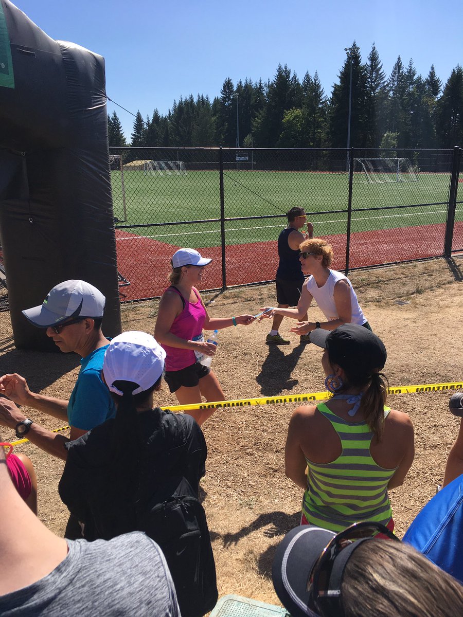 runningnerd's tweet photo. Exchane complete. Van 2 is on .... #HTC17 #running https://t.co/Uu13mQli0h