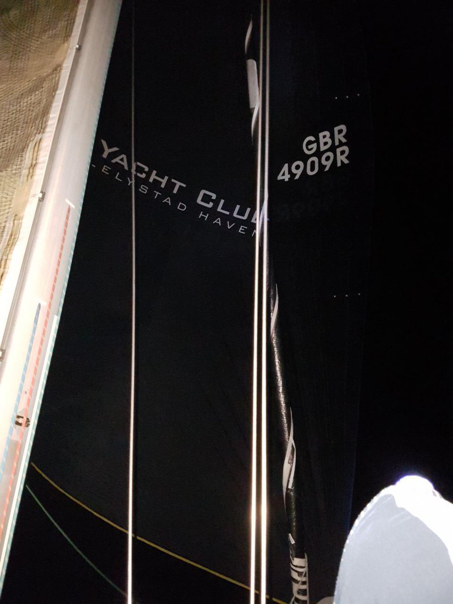 MaJicsailing's tweet photo. Vlakbij Hindeloopen onder genaker #dl24uurs #donker @YachtClub_LH - https://t.co/DjNQuyNDgP https://t.co/69bnQX2yTT