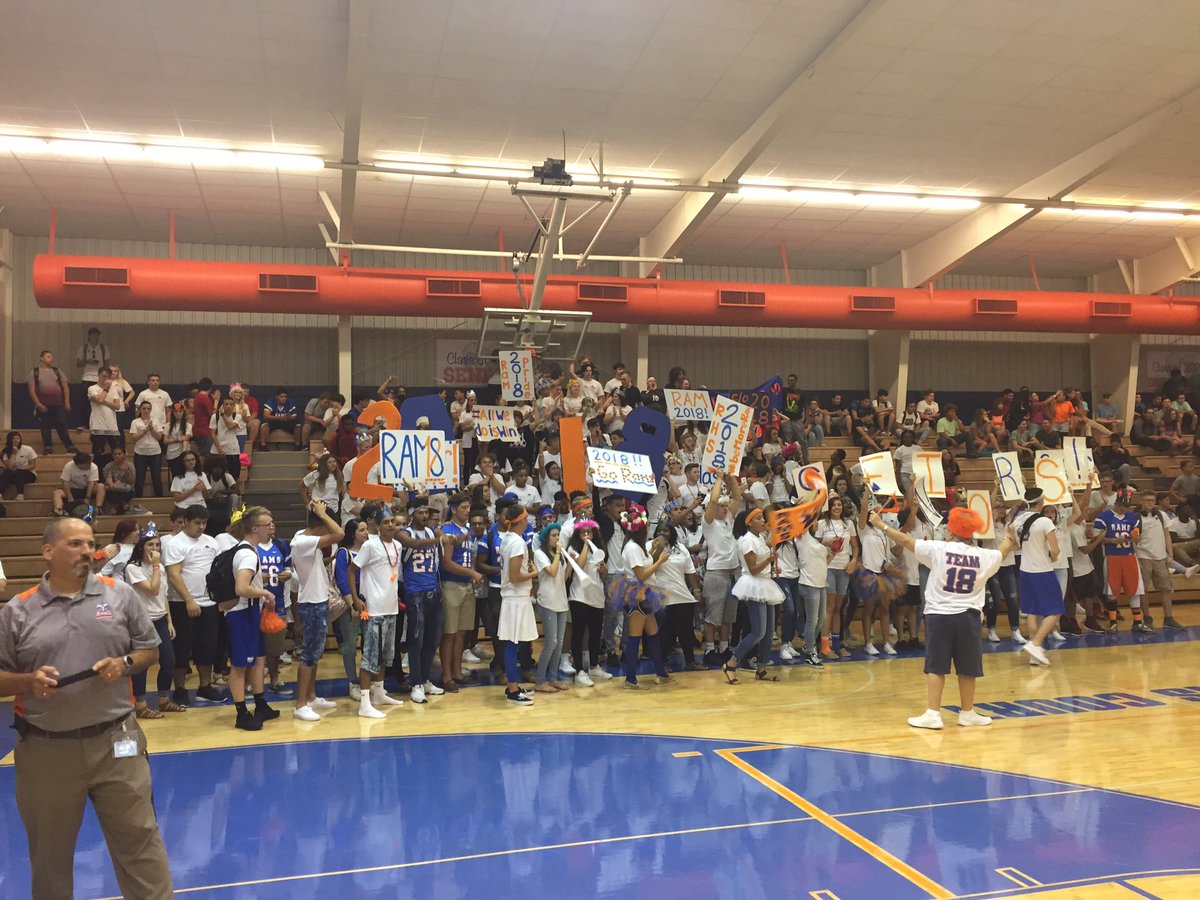 Principal_Fivay's tweet photo. A great @Ridgewood_Rams Pep Rally by @rhsclassof2k18 #BeMoreRam https://t.co/gnyEp3itnr