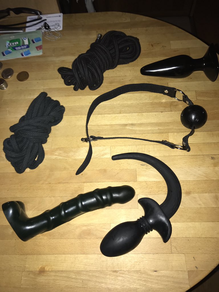 CjMichaelsXXX's tweet photo. Decisions decisions 🤔 https://t.co/WY5FTpScPb