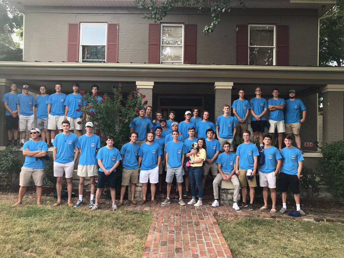 WKUKappaSigma's tweet image. Welcome fall '17 to Theta Theta! #NumberOneSecondToNone