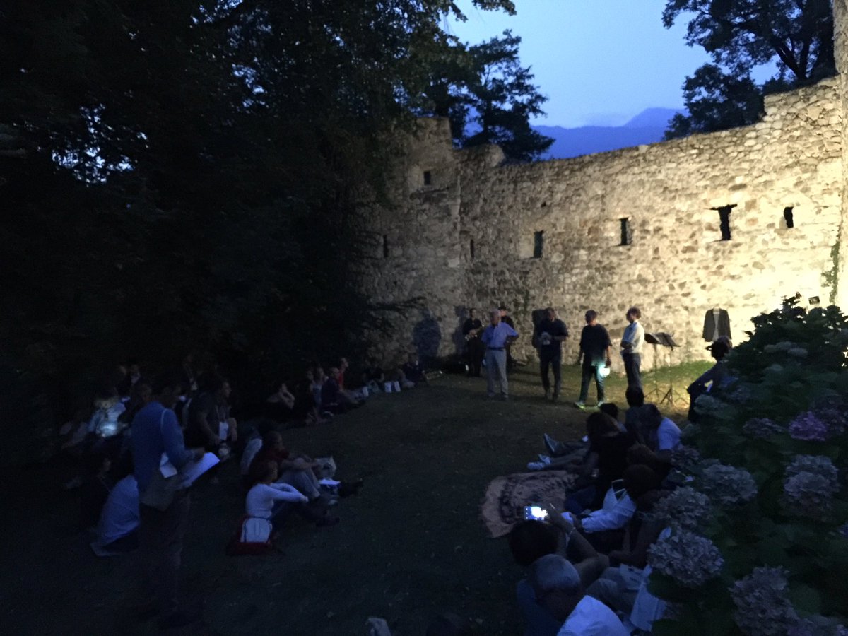 VinoDolomiti's tweet photo. Chiude in bellezza la 3'edizione di #castelli divino con una magica serata a Castel Ivano https://t.co/jmxdd9kl09