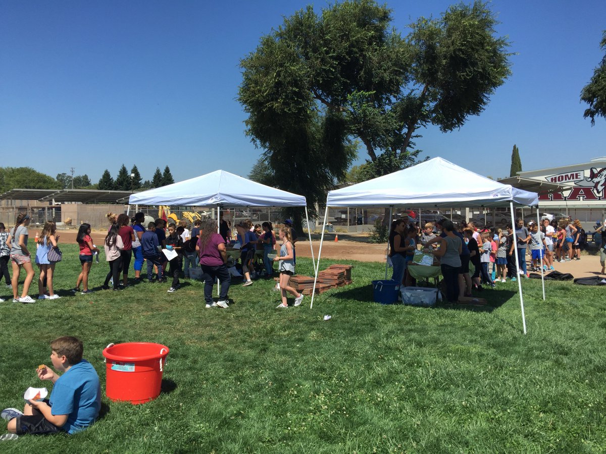 PrinMcC's tweet image. Thank you PTSA for our great lunch.