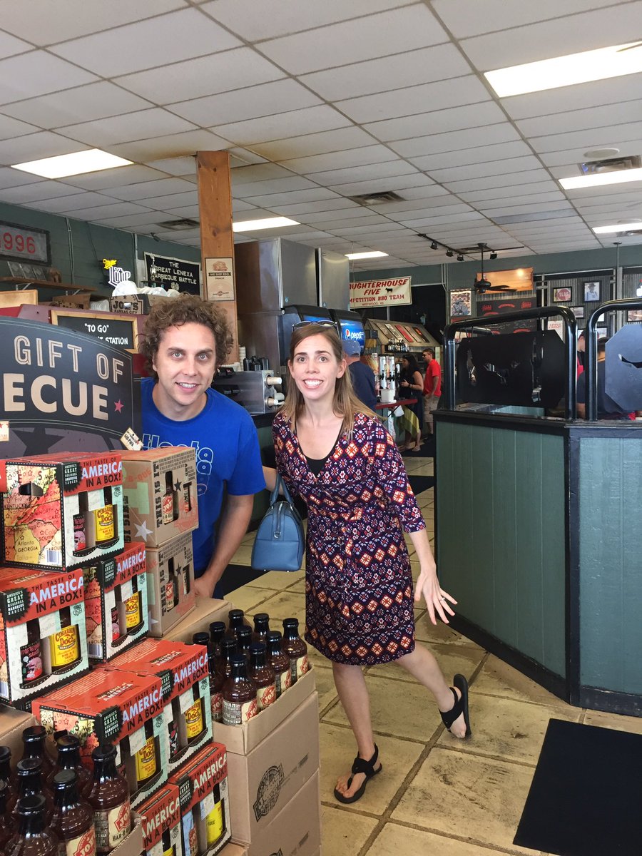 robbelushi's tweet photo. Thx @uberLaura 4 taking @TimStoltenberg1 &I 2 #joesbbq! Sorry 4fleeing ur car at an intersection 2use da bathroom @ the donut shop #kcif2017 https://t.co/R18flpgsLr