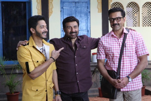 imdaugherty's tweet photo. #NayiSoch Poster Boys went so well it was shot in just 37 days! https://t.co/OnbP3hFm54 https://t.co/UhzaMazeAA