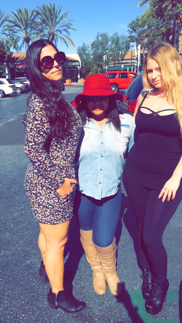 FemaleOracle's tweet image. Lubbbbb you betches more than you'll ever kno @Starryeyedd143 @xoarr