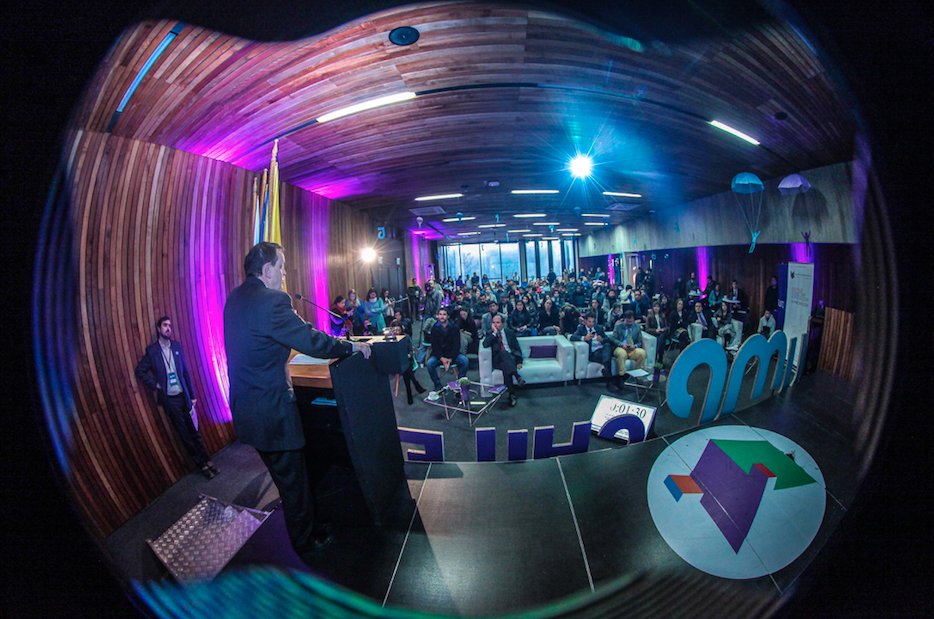 CentroinnovaUC's tweet photo. En su sexta versión, @Jump_Chile recibió 2001 postulaciones provenientes de 12 países de América Latina -> https://t.co/CMIKcw56cc https://t.co/FRez8iJBBQ