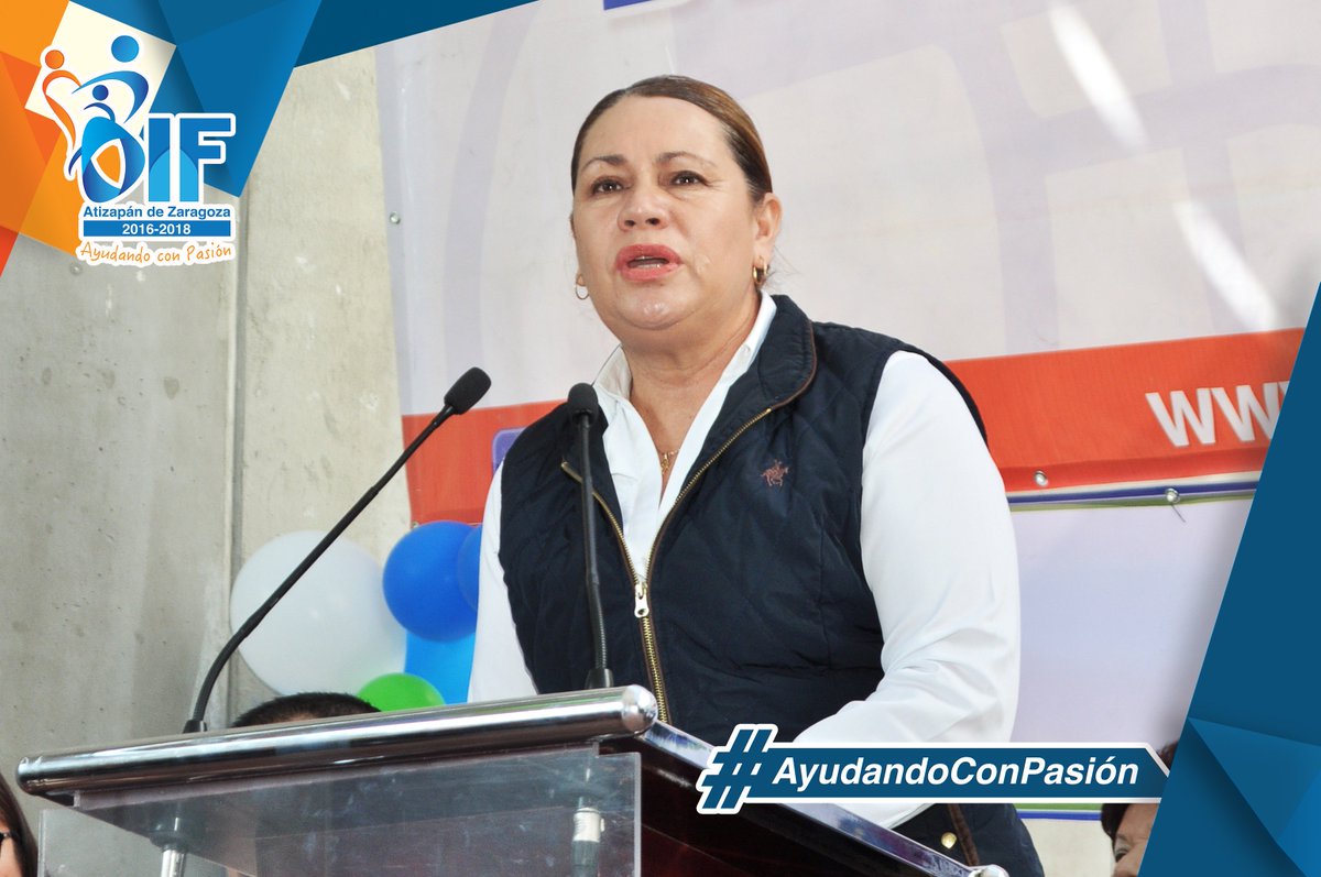 Atizapan2019's tweet photo. Tuve la dicha de apoyar a mis vecinos de Villa de las Palmas, otorgando sillas de ruedas, bastones y andaderas. #AyudandoConPasión https://t.co/30zeIUqku4
