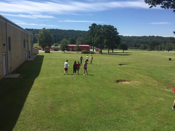 RoseBudRamblers's tweet photo. Students in @StephWortham class observing and illustrating living organisms on our campus. #Science #EndOfWeek2 #WhateverItTakes https://t.co/oqvpEqpEpk