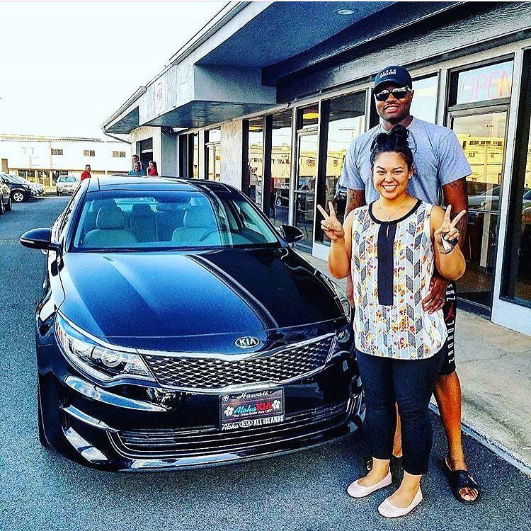 alohakiaHI's tweet photo. Congrats to Mr. &amp; Mrs. Hutton on their purchase of a new #kia #optima ! #alohakia #alohakialeeward Mahalo for your… https://t.co/7HX3PQic9q https://t.co/0BzQ80BMEC