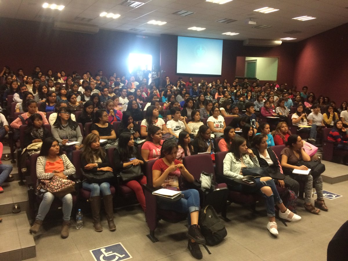 Becas_Buap's tweet photo. Llevamos a cabo una reunión con los alumnos de Contaduría Pública interesados en solicitar una beca, les compartimos las imágenes. https://t.co/seVOL0mSZN