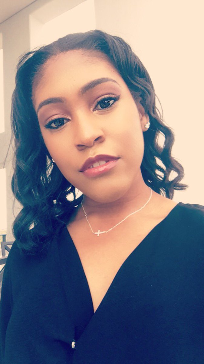 raiyasunshine84's tweet photo. @melaninmamis #BeatFaceTwitter #FeminineFriday love love love having my face beat π https://t.co/P1iSgaGOtJ