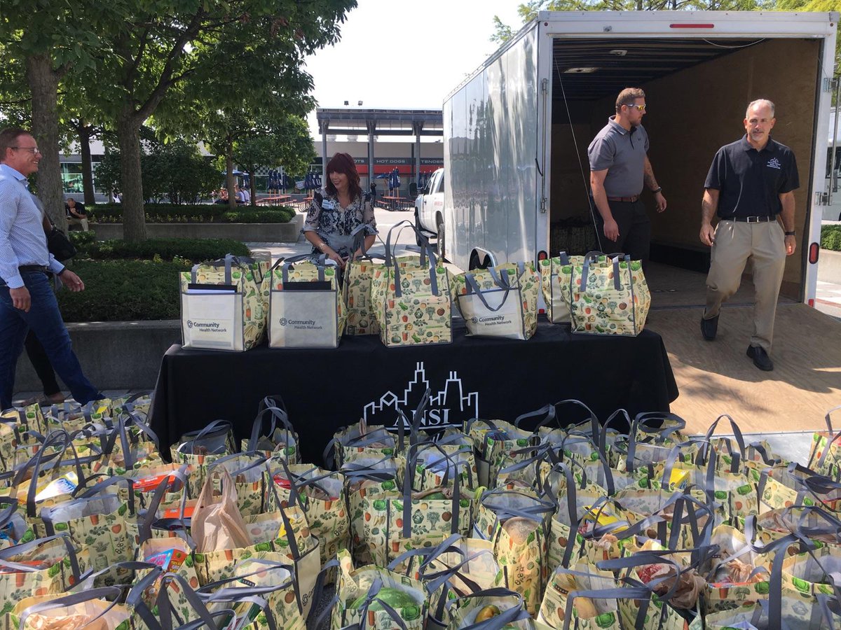 CHNw's tweet photo. Thank you American Skyline, Inc for transporting our food donations to the food banks that need them! #CommunityLDI https://t.co/nCp8Nt65GU
