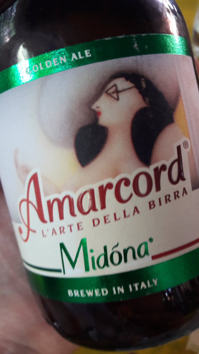 Markollen's tweet photo. Vero #streetfood romagnolo. Oggi? "Burgilde" ebirra #Amarcord. Binomio perfetto 😉 #piada #rimining https://t.co/9gtSjufcfi