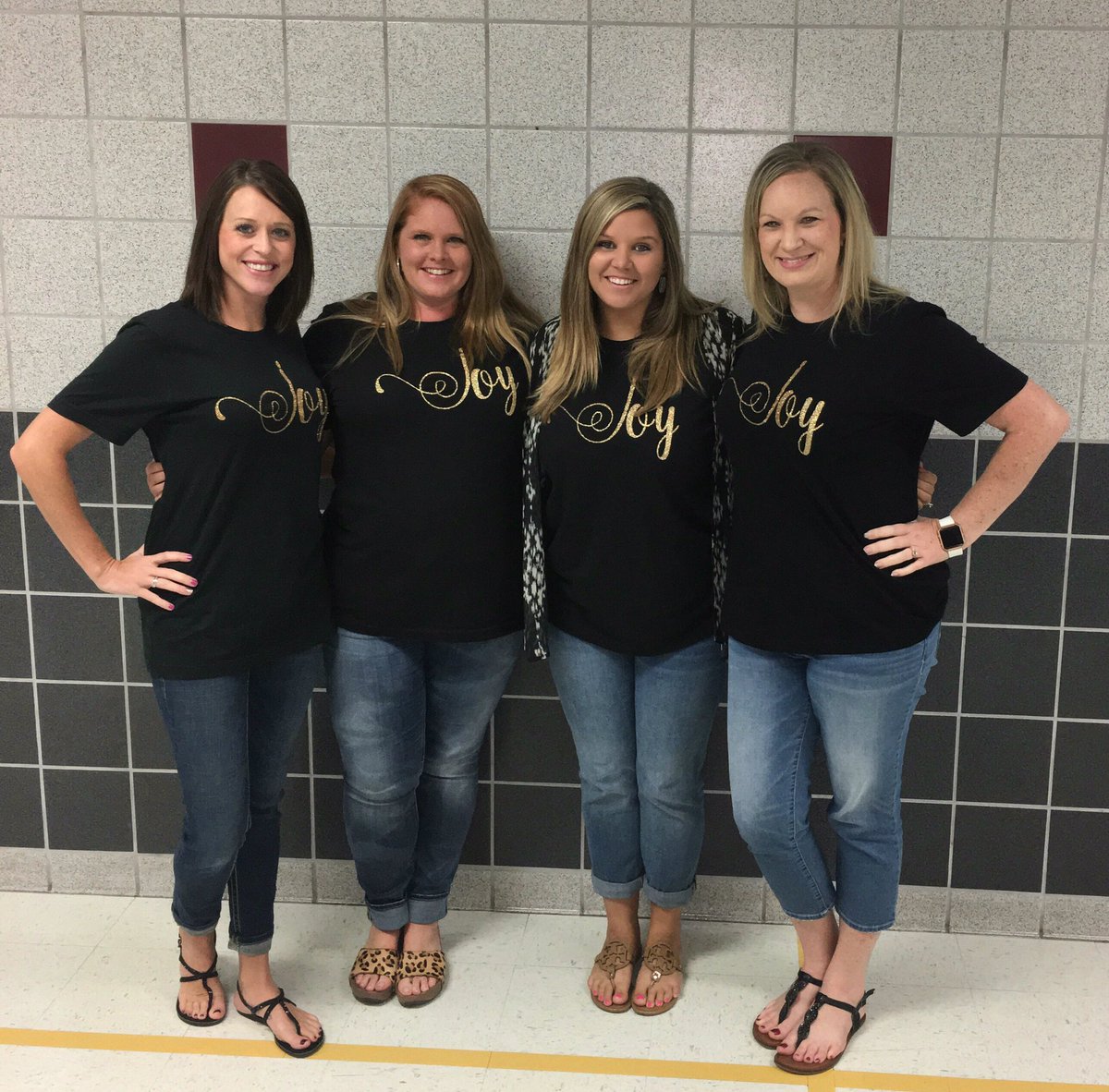 KWilliamsRCHS's tweet photo. Love my people! 😍❤️ #chooseJoy #RCISDJOY #teamRCMS @RCMSbulldogs https://t.co/Q3tw4d3Wx7