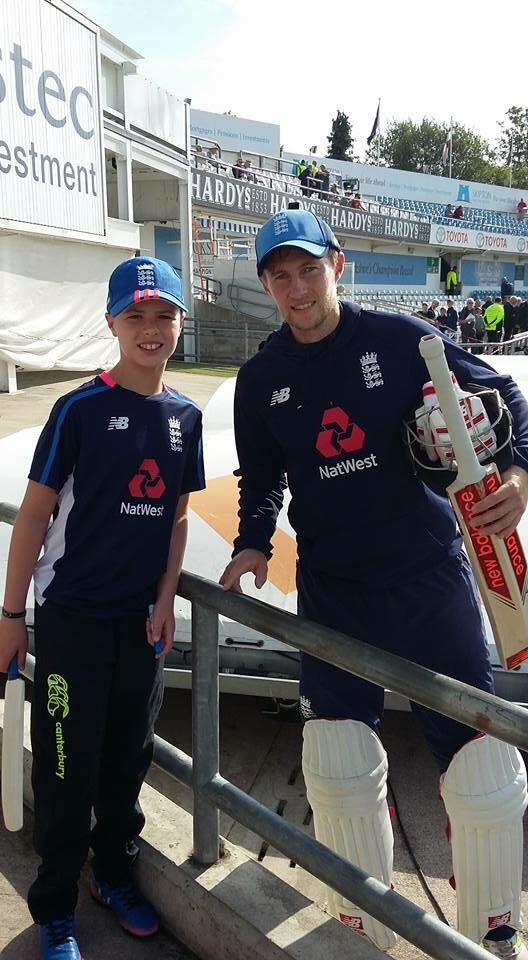 Cole had a great day at the cricket, got to meet his hero <a href="/root66/">Joe Root</a>, congrats on 12 successive test half-centuries JR!
#no.1fan
<a href="/YorkshireCCC/">Yorkshire CCC</a>
