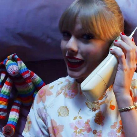 taysevolution's tweet photo. 2012: "He calls me up &amp; he’s like: I still love you"
2017: "The old Taylor can’t come to the phone... cause she’s dead” #LookWhatYouMadeMeDo https://t.co/QfRZvC9ynF