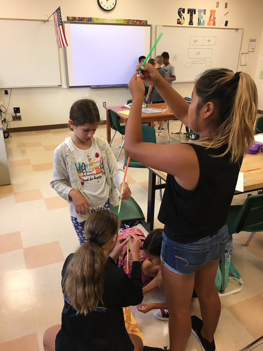 MeganLund_OH's tweet image. Building SKY CITY in #projectcode I'm a big fan of innovation, collaboration, and creativity 👍🏽 #weareTUSD @TUSDconnect @Hawks_OH
