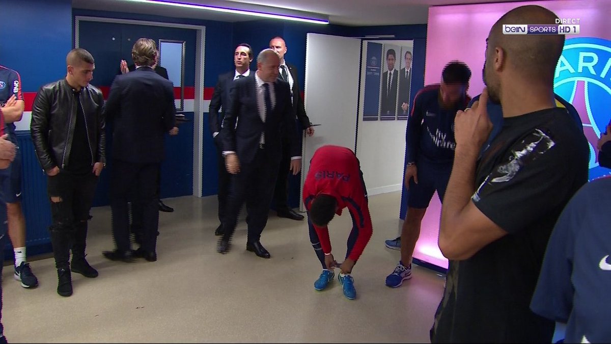 LePachaIsBlack's tweet photo. #PSGASSE Verrati regarde la star https://t.co/oVuWZbJ05X