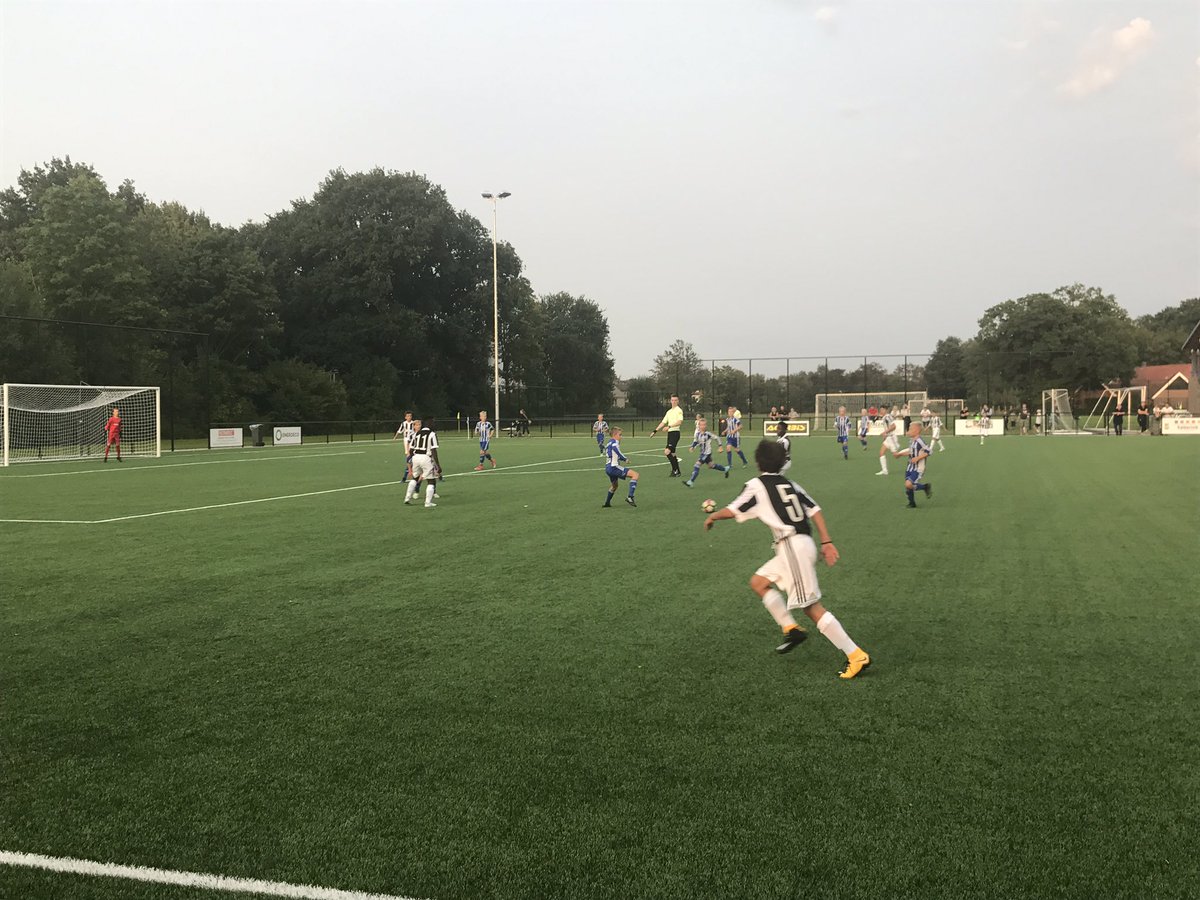 hjk05helsinki's tweet photo. @hjk05helsinki - Juventus (ITA), 1-1 #PFAtournament #11vs11 #Almelo #HJK05 #HJKry https://t.co/aaFVyPYDNm