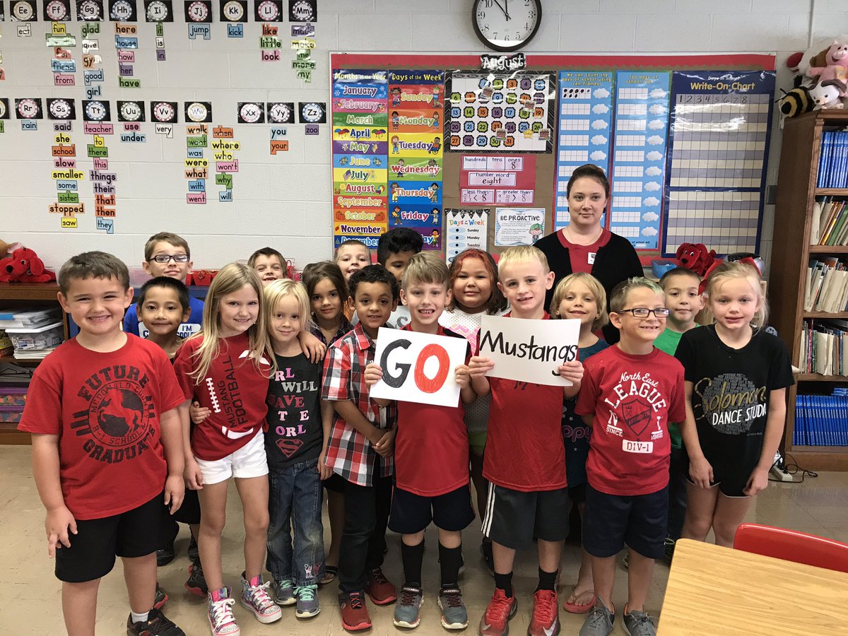 shawndbteach's tweet photo. Mrs. Bradley's first grade wishes our Mustangs good luck tonight! #MCR1Mustangs #AERedbirds #mcr1pride #everyonesamustang https://t.co/0pDoovo9R0