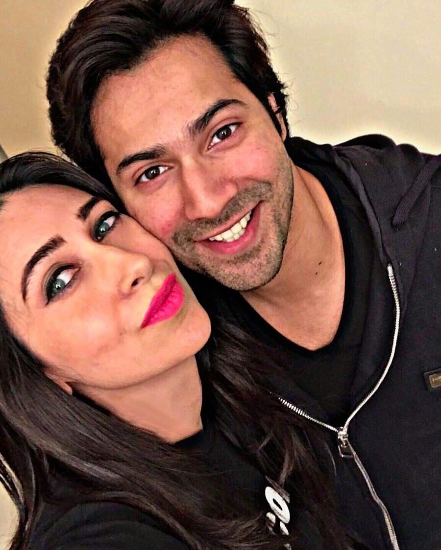 VarunUniverse's tweet photo. Varun Dhawan with Karishma Kapoor https://t.co/poJ841L07y