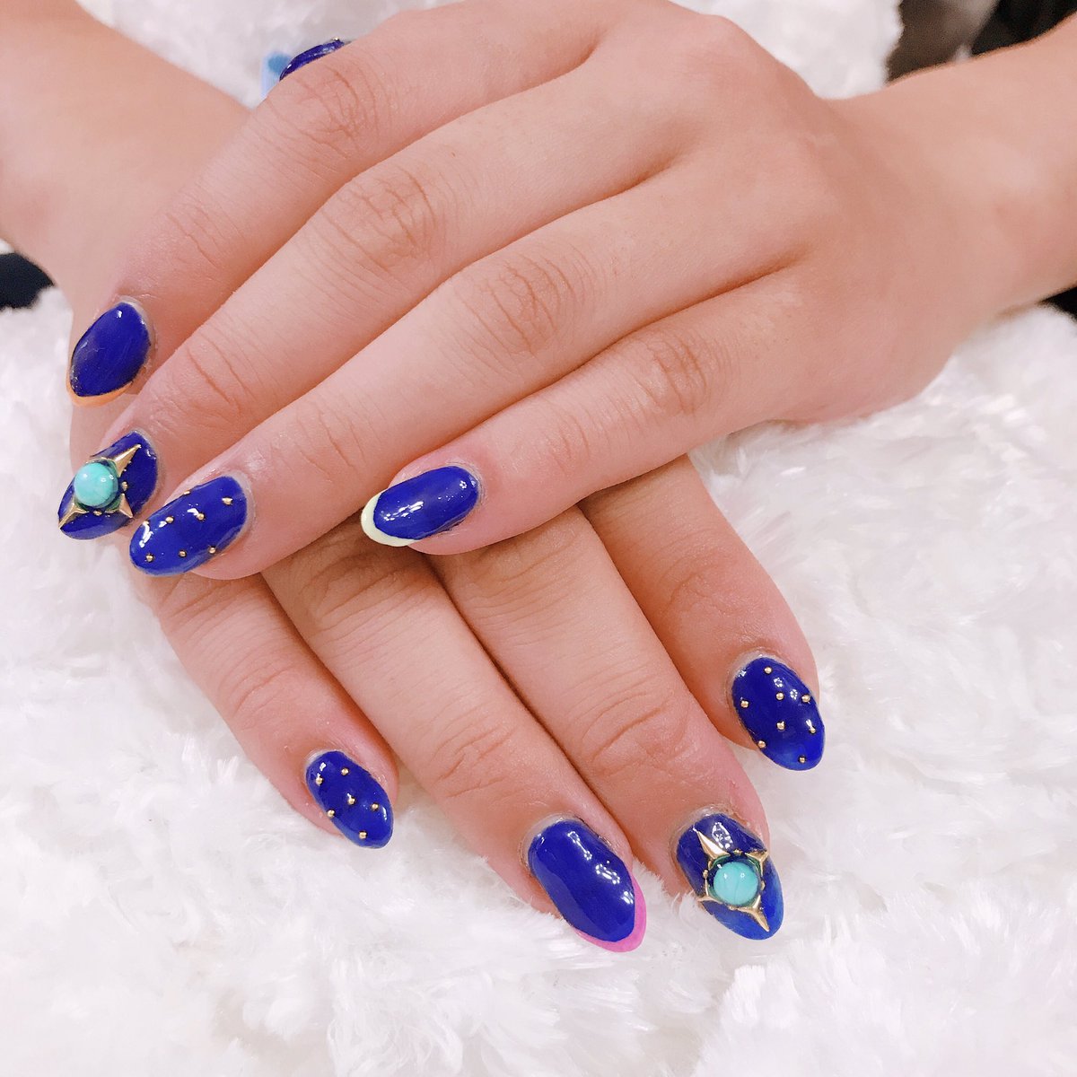 chisa_NAIL's tweet photo. どうしてもパッとこーへん😂
やっぱり柄は得意じゃない(−̥̥ ⌓ -̥̥)
今回は #BLUE ネイル💅💕

#NAIL
#SELFNAIL 
#スカルプチュア 
#長さ出し 
#いつもより短め https://t.co/PL2lP1idqK