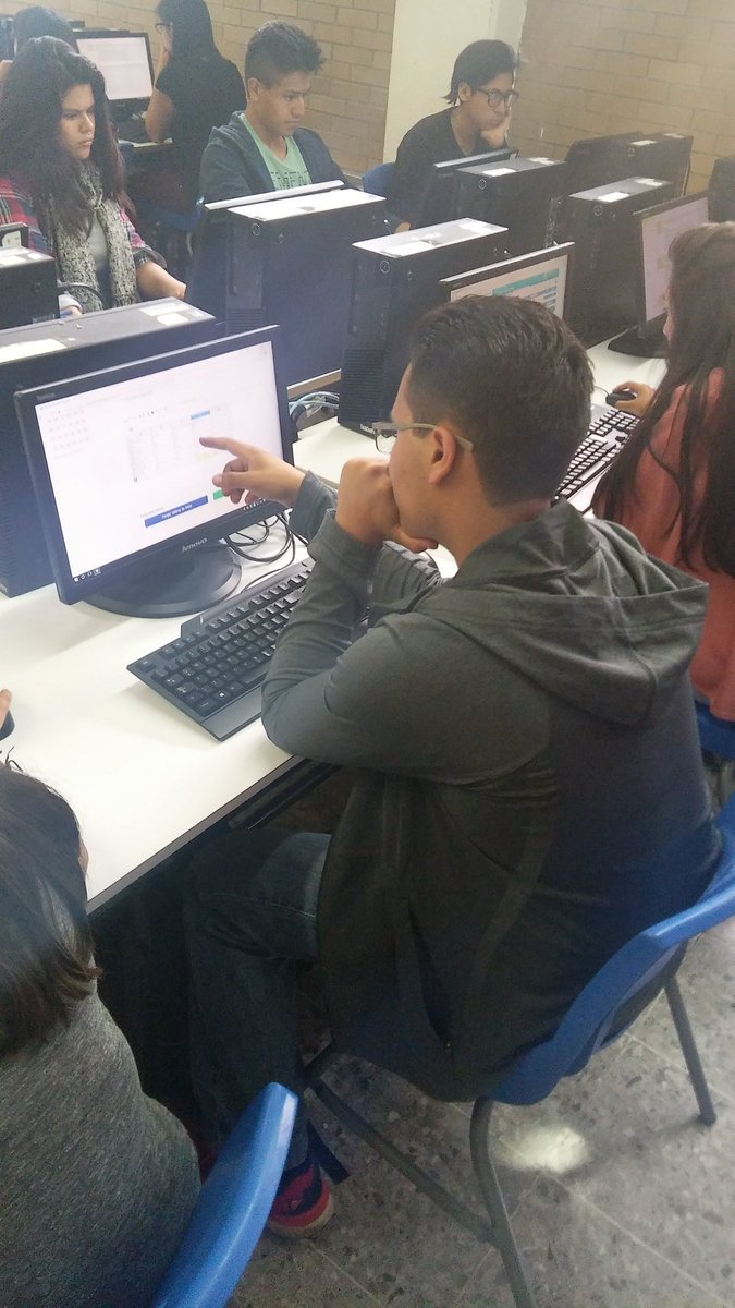 ale_laf's tweet photo. Grupo 404 en su aplicación del #ticometro2017 #educatic2017 https://t.co/nrYKmSu77g