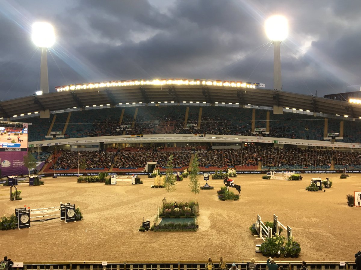 pollybryan's tweet photo. Great atmosphere tonight at the Ullevi stadium for the showjumping team decider at the #FEIEuros2017 🐴🇸🇪🥇 https://t.co/97k9L96lXq