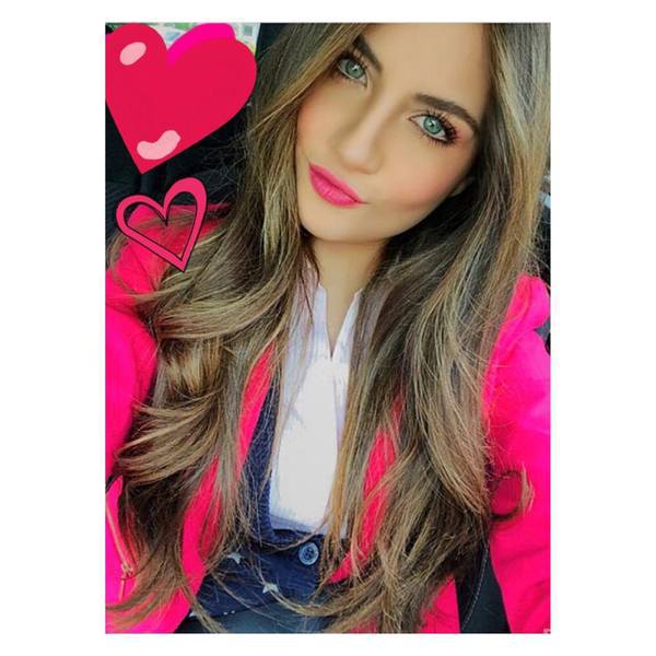 LunaMonserrathV's tweet photo. Buenass, buenass! Como estan❣️😬 https://t.co/UGvg7sF7rN