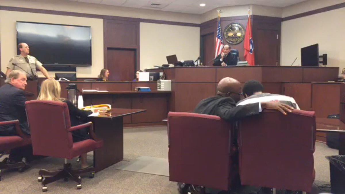 ErikaLathon's tweet photo. #timothybatts facing 2-4 years for gun felony gun possession. 2-4 yrs reckless homicide. #timeabatts sentencing September 1st. https://t.co/VckehTcVKh