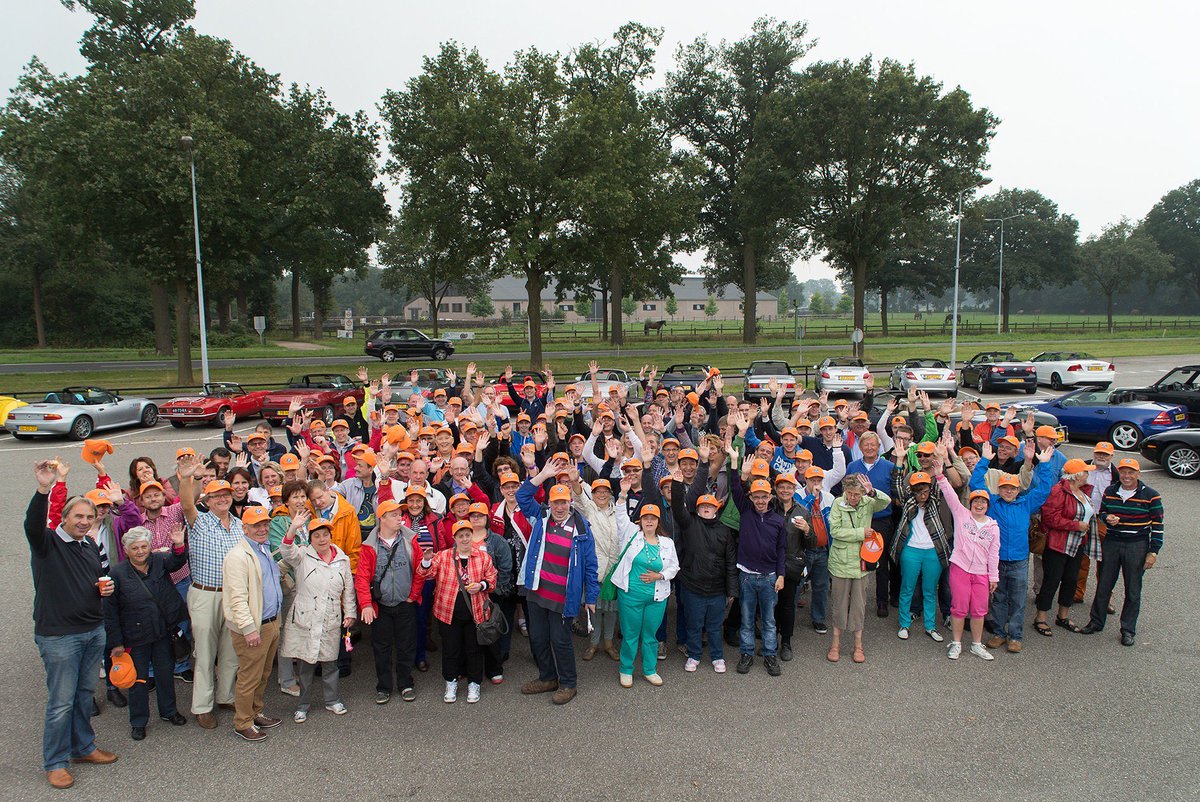 KiwanisVught's tweet photo. CABRIO EIGENAREN GEZOCHT: Kiwanis Vught ism Cello zondagochtend 17 september. Wie helpt (met een re-tweet?) https://t.co/rwEd2kUJGe https://t.co/qJPTLkSoxQ