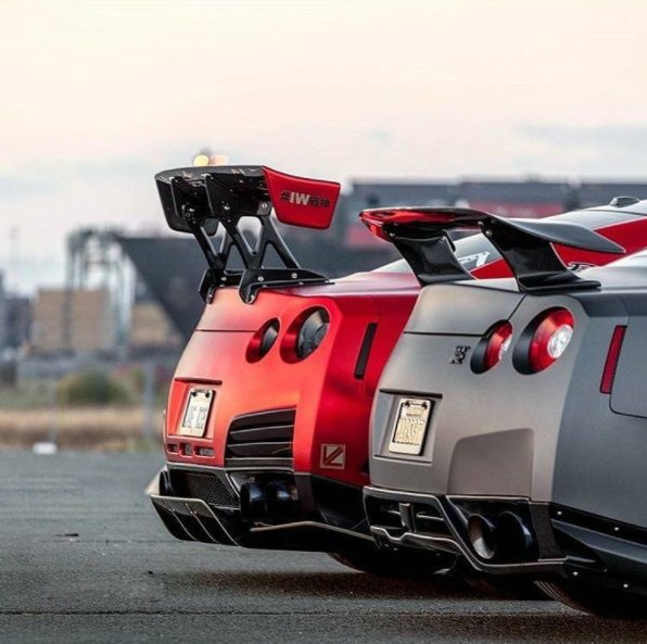 Nissan's tweet photo. A perfect pair: 🍑 🍑
#OMGTR #GTR #R35 #FASTFRIDAY
🚘  jae_gtr35 🚘 marsgtr 📷 chubbybros https://t.co/uOCFHDAEe1
