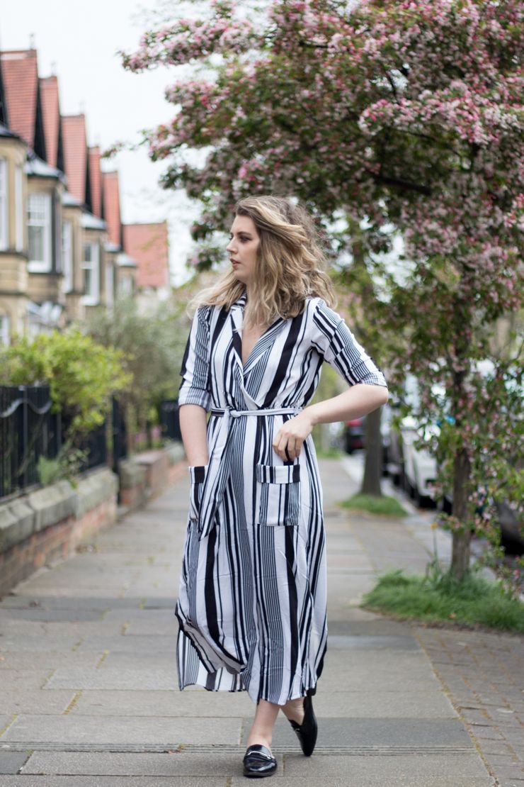 chloewitty's tweet photo. Have you seen my post with @Boohoo? So many nice dresses #ChattyBees #fbloggers https://t.co/VFbP6s5noz https://t.co/oOzALAxanF