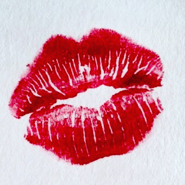 swosureslife's tweet photo. Happy National Kiss and Make Up Day! https://t.co/tdG9RPdRAU