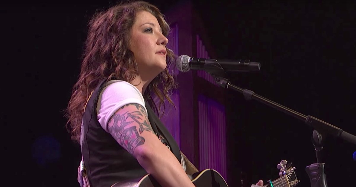 See Ashley McBryde's poignant "Girl Goin' Nowhere" performance at the Grand Ole Opry rol.st/2wEXGax