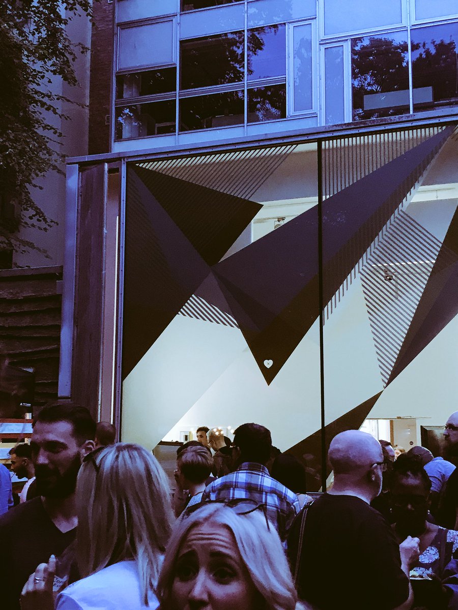the_un_loved's tweet photo. Feeling the #love @canteenleics & @lcbdepot π
#unloved #window #beautifulbydesign https://t.co/aLreUdVjib
