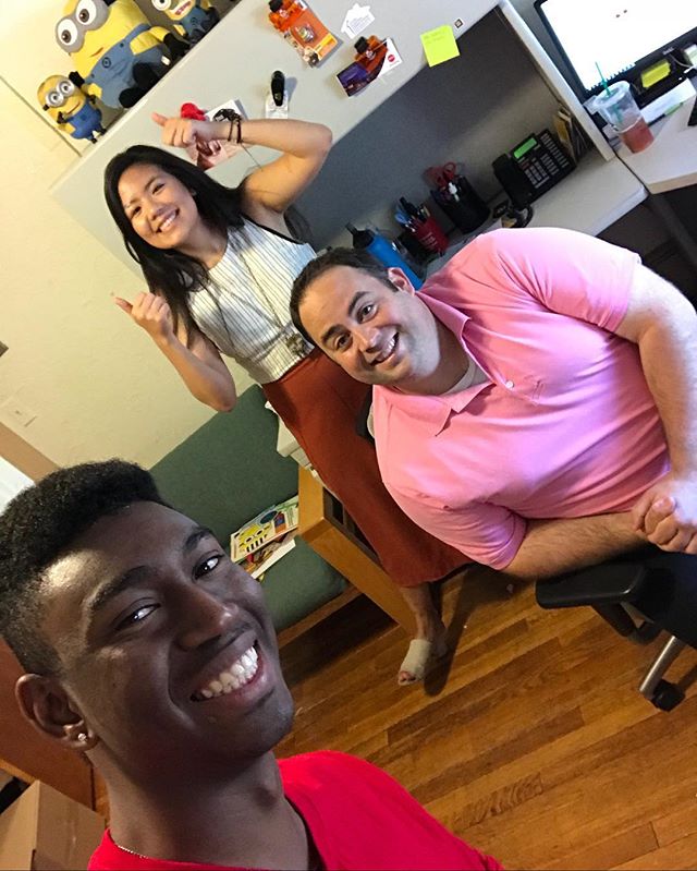 NU_HRL's tweet photo. Selfie with our SUPERvisor (remember?) #SunnyLiving #SSHunt #NURA17 #BucketListItem11 π·: @1110sshuntington https://t.co/cHLGbVfYzI