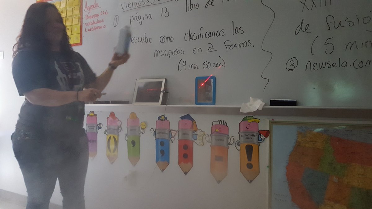 MaestraRivas's tweet photo. #flyinghigh #bisdreambig #somosbilingües #MissRivasclass #laser #whybisd #havingfuninscience #ciencias https://t.co/Q8IiYE8xW5