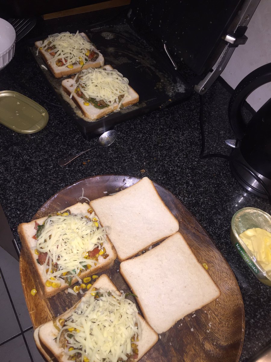 NeoNontso's tweet photo. Quick snack for bae and his friends (Mid-FIFA 😬). How's your Friday ? 😊 https://t.co/H9SXIialzE