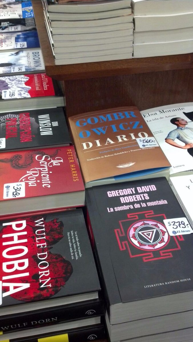 elcuencodeplata's tweet photo. #Fotos5 #GombrowiczEnLibrerías Mucho más "Diario" y todo Witoldo asediando BsAs: El Ateneo Florida 340 @CongresoWG https://t.co/MmOEphGuTt