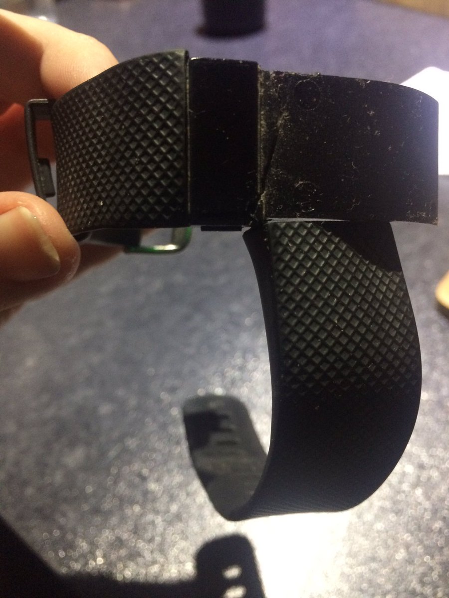 katypigg's tweet image. HAPPY BIRTHDAY TO MY @FitbitUK . 1 year today. Shame you won't live much longer #poorproduct #rip #wasteofmoney