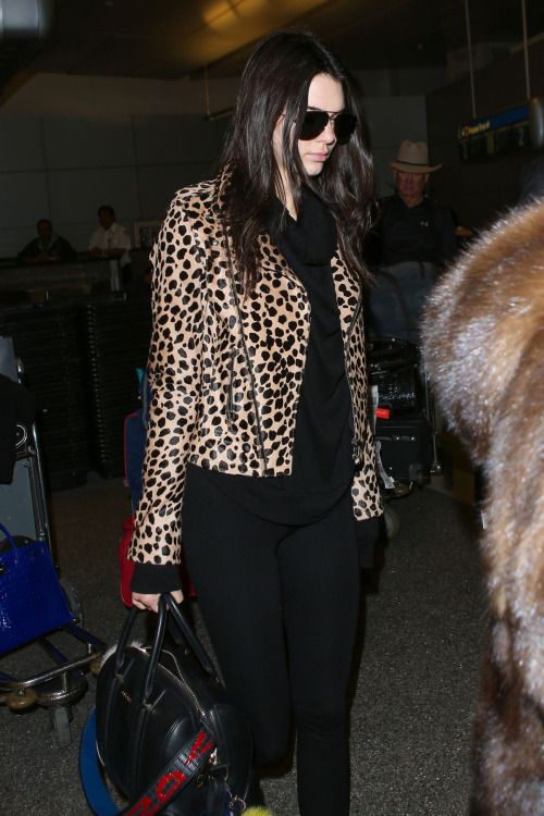 Hot_Celebrity_'s tweet photo. Kendall Jenner #celebs #celebrities #KendallJenner https://t.co/DMkRDdFUpd