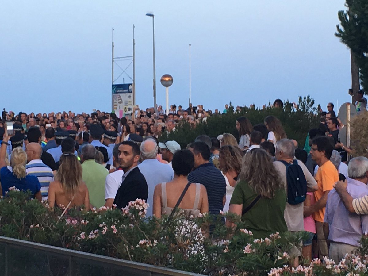 xarxadelport's tweet photo. #End_Avant amb força #cambrils
_______________🖋
#TotsSomCambrils
#TotsSomBarcelona https://t.co/FKLtDlaLLE