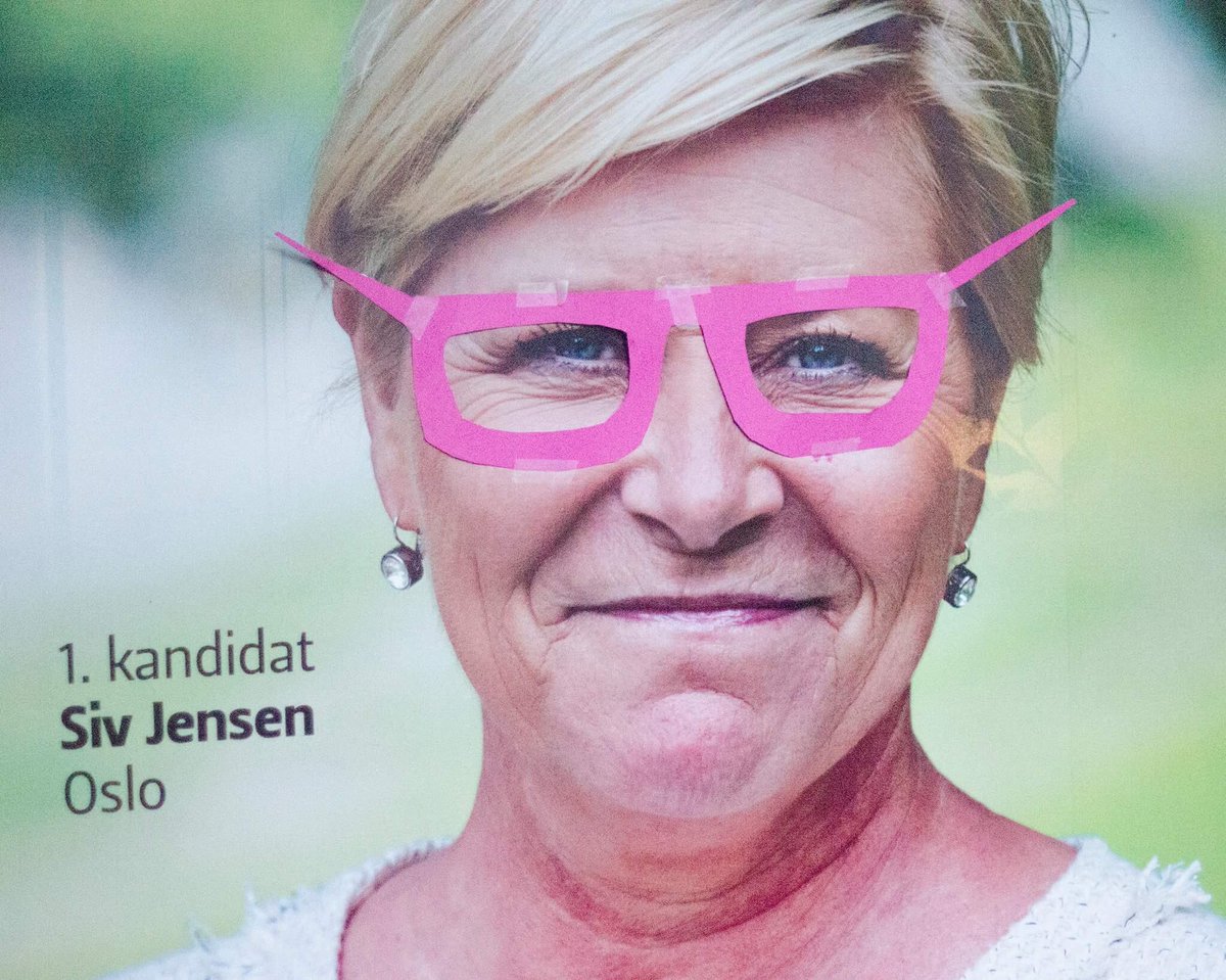 Fi_Oslo's tweet photo. Hei Siv Jensen! Ta på feministbrillene, for ingen mennesker er ulovlige! #rosabriller #stemrosa @frp_no https://t.co/4ZBmpQmTpP